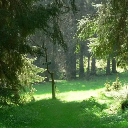 Σπίτι διακοπών Sunlit Retreat With Garden, Cleaning Included *