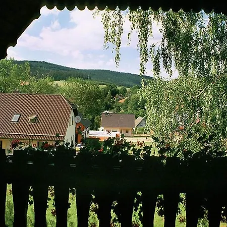 Σπίτι διακοπών Sunlit Retreat With Garden, Cleaning Included